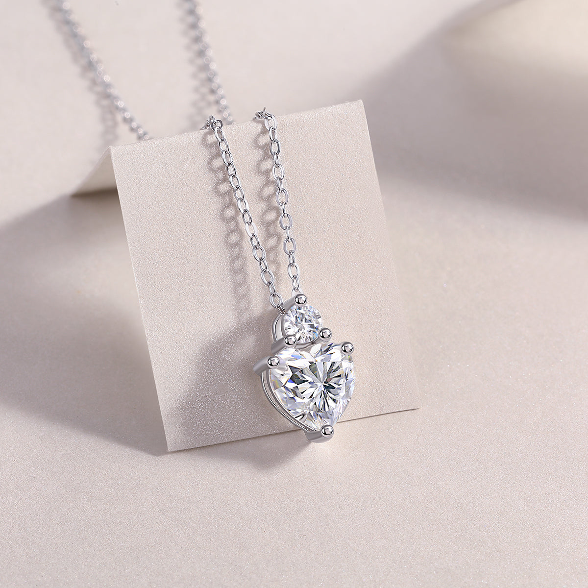 Ripple Fantasy - A Fashionable And Luxurious Diamond Jewelry Pendant Set With Moissanite S925 Sterling Silver And Platinum Plating